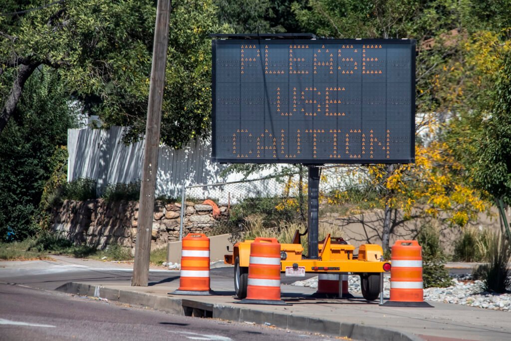 temporary construction signs, permanent roadway signs, construction zone signage, MUTCD compliant signs, work zone signage solutions